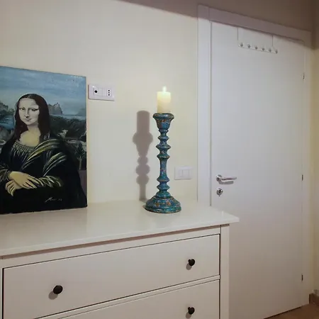 Strega Con Piscina Riscaldata Vila SantʼAgata di Militello