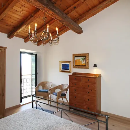 Strega Con Piscina Riscaldata Vila SantʼAgata di Militello