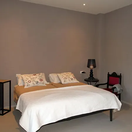 Strega Con Piscina Riscaldata Vila *