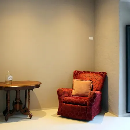 Strega Con Piscina Riscaldata SantʼAgata di Militello