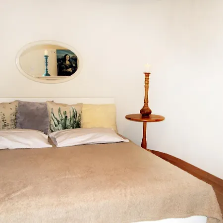 Strega Con Piscina Riscaldata SantʼAgata di Militello