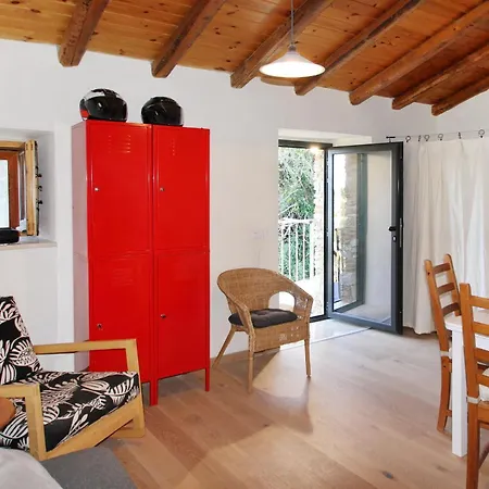 Strega Con Piscina Riscaldata Vila *