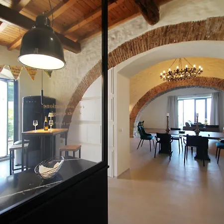 Strega Con Piscina Riscaldata *