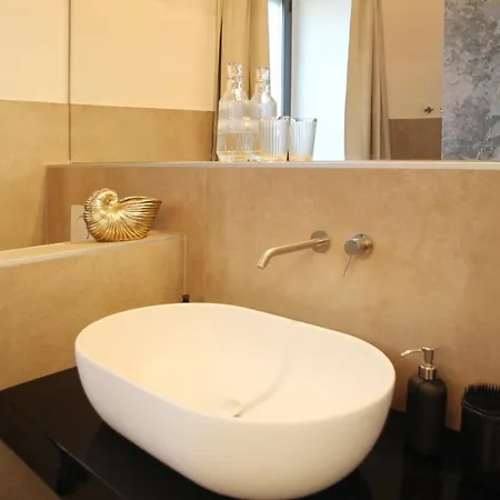 Vila Strega Con Piscina Riscaldata SantʼAgata di Militello