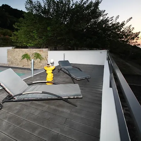 Strega Con Piscina Riscaldata