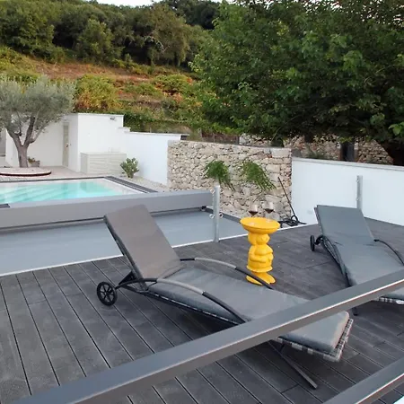 Strega Con Piscina Riscaldata *